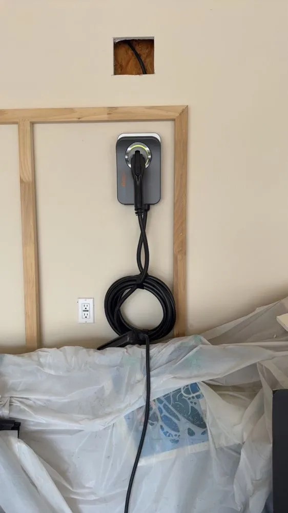 Slide of Luis Electrical