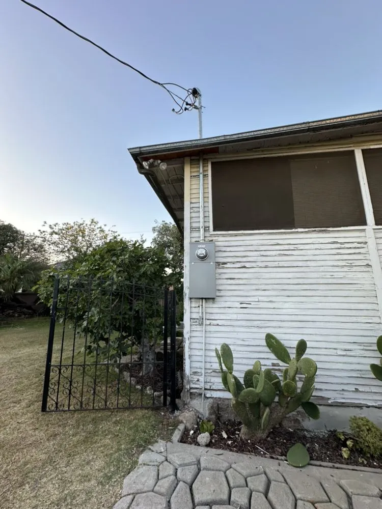 Licensed electrical service for homes in circuit breaker repair, by