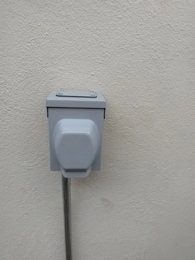 Slide of Luis The Electrician