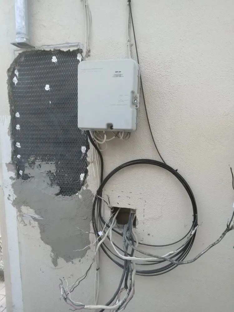 Slide of Luis The Electrician