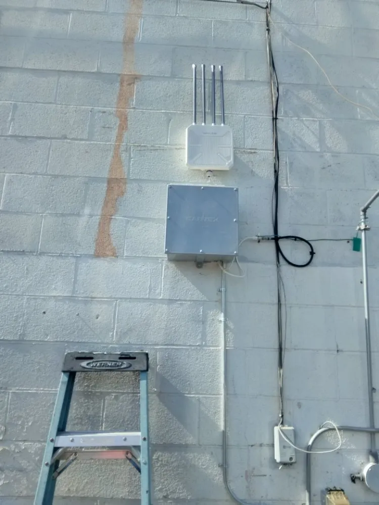 Slide of Luis The Electrician