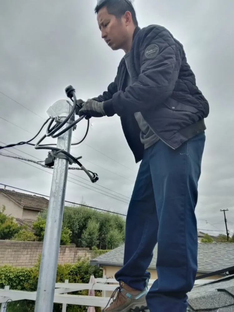 Slide of Luis The Electrician