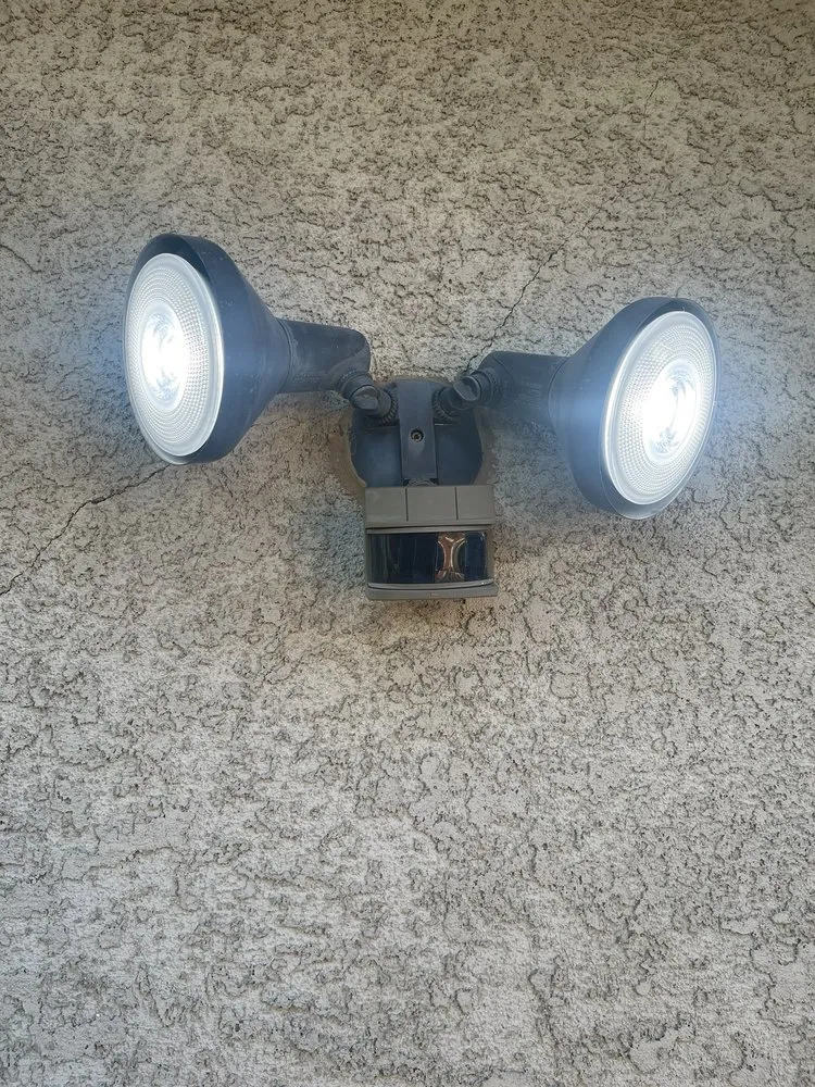 Affordable electrician providing outlet and switch repair in Hazard, CA - Luisn Jose Electric