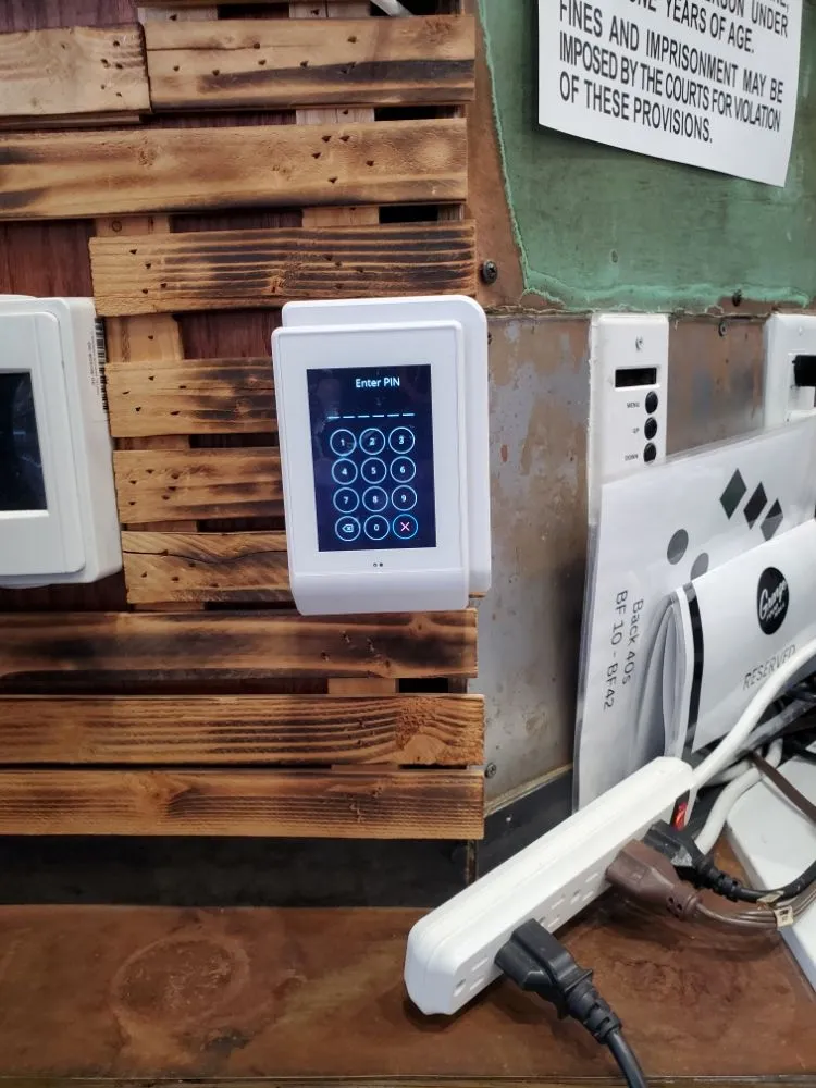 Reliable electrician providing emergency electrical service in , 