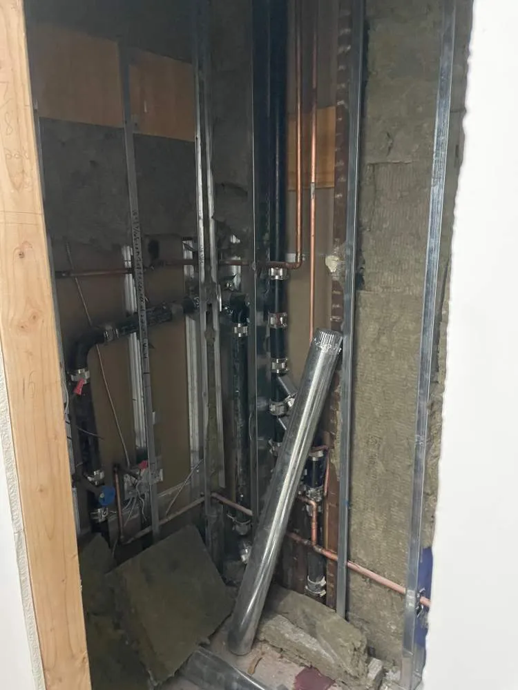 Emergency electrician providing panel upgrade in , 