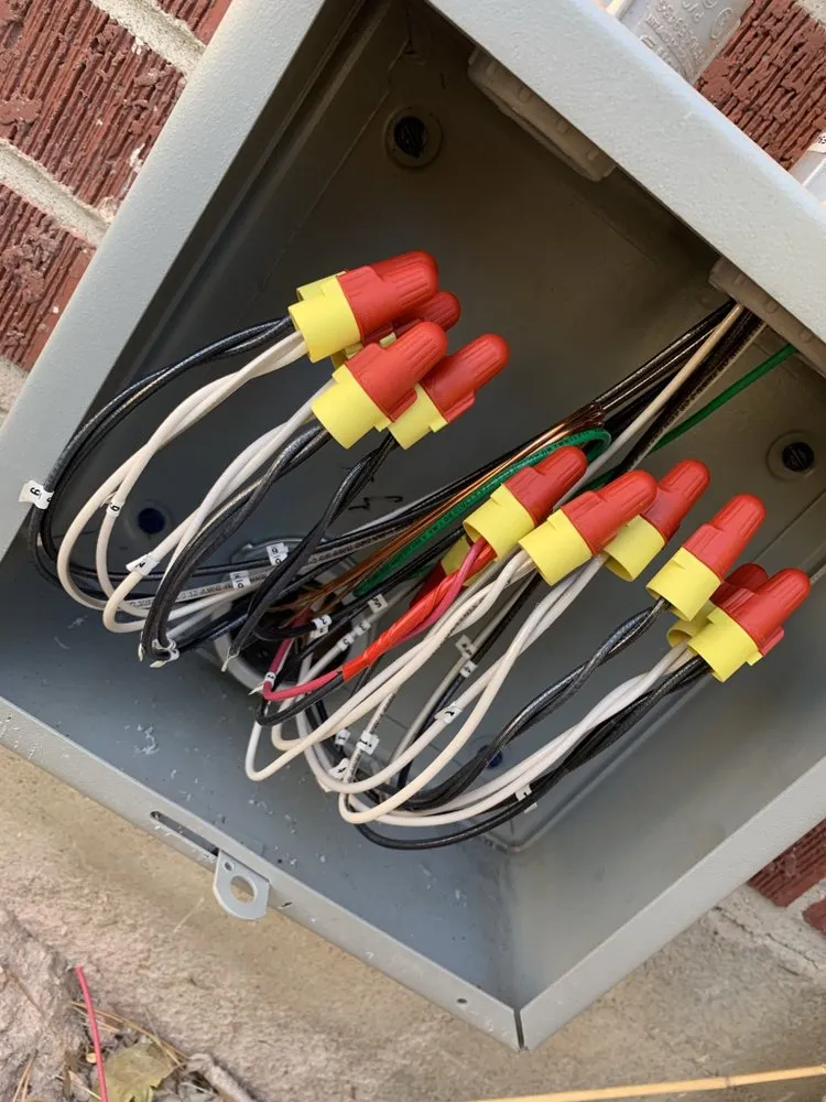 Slide of Luminate Electric