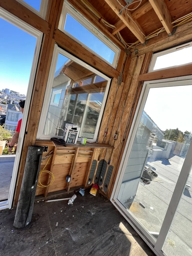 Slide of Luminate Electric