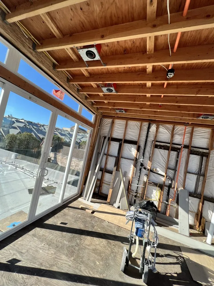 Slide of Luminate Electric