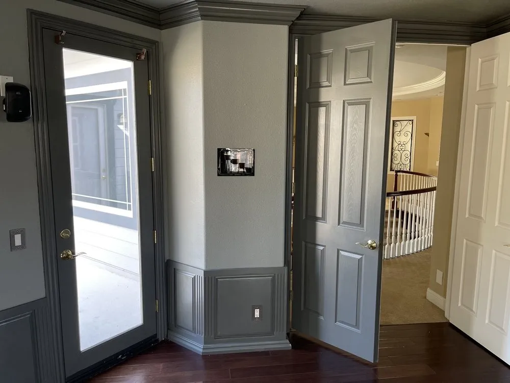 Trusted outlet and switch repair experts serving Alta Loma, CA - Luminor Electric