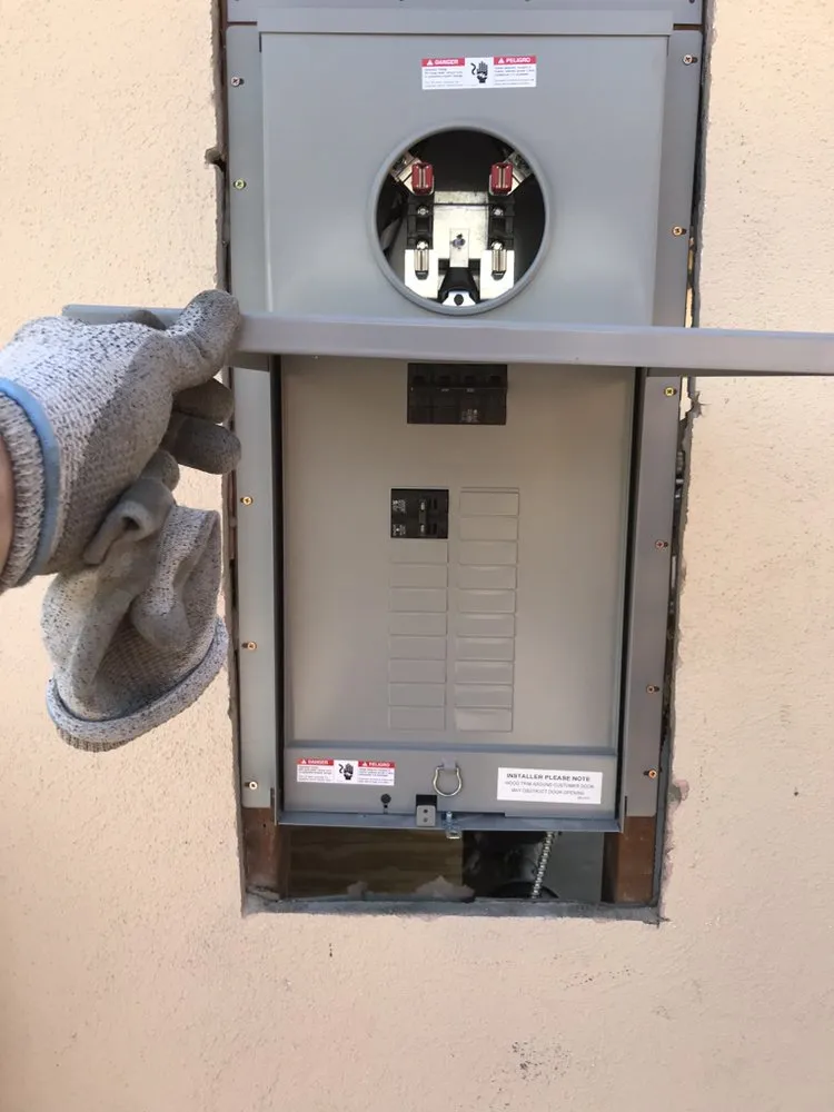 Affordable electrician providing outlet and switch repair in Alta Loma, CA - Luminor Electric