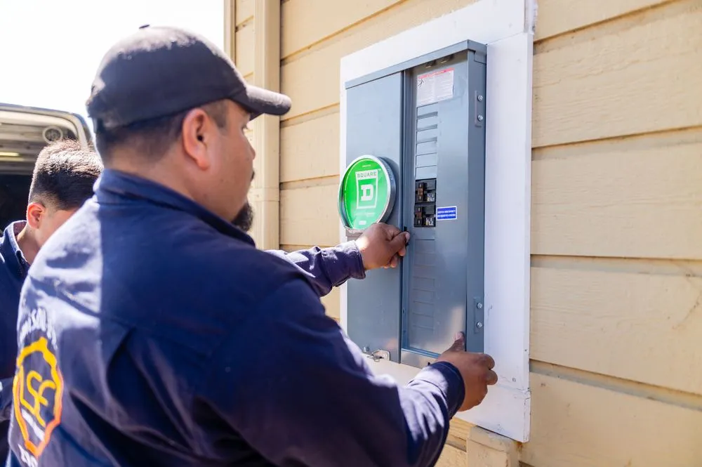 Slide of LumiSOL Electric