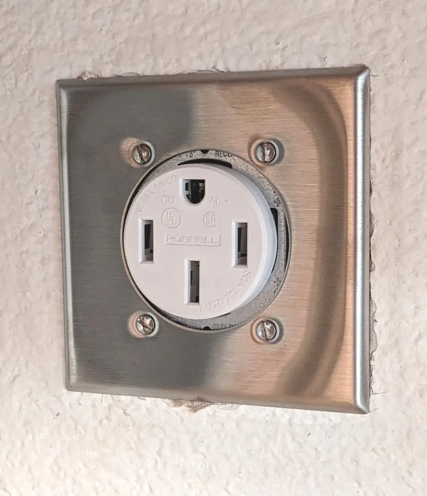 Slide of LumiSOL Electric