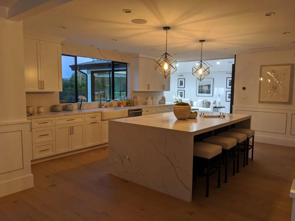 Reliable electrician providing circuit breaker repair in City of Industry, CA - Lumotech Electric