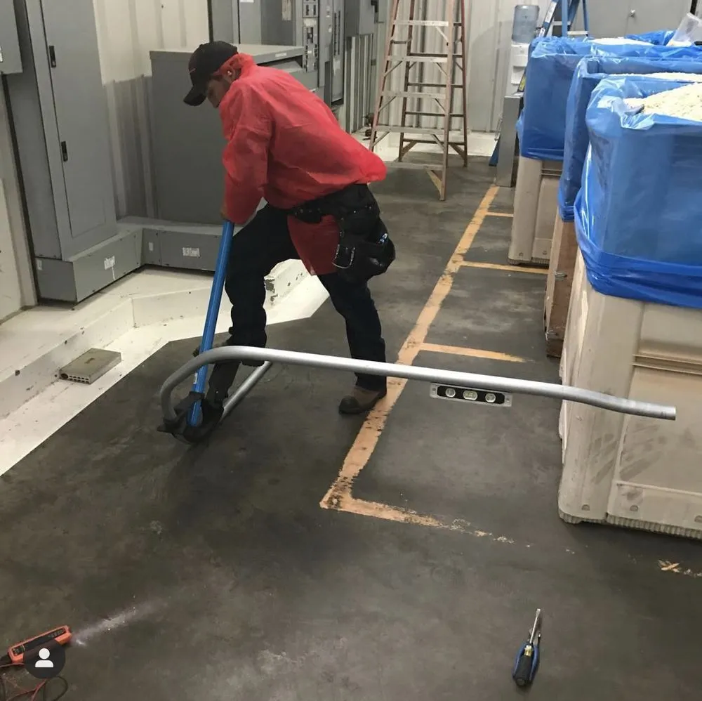 Slide of Luna Electric