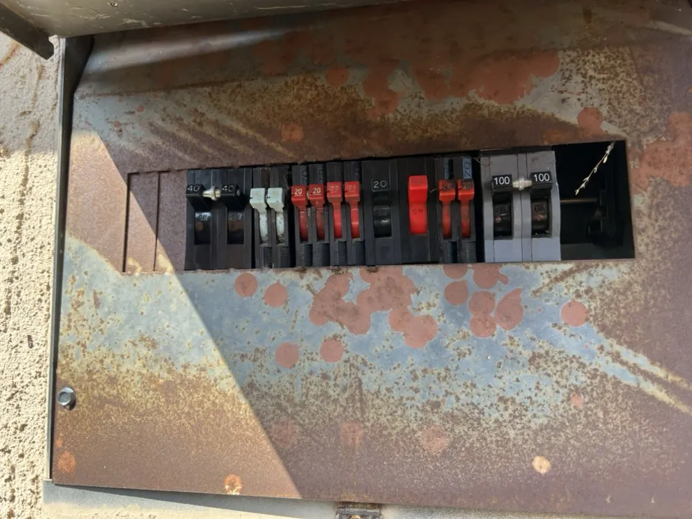 Slide of Luna Electric