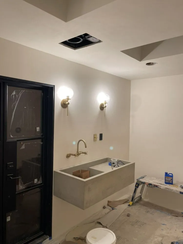 Slide of Luna Electric