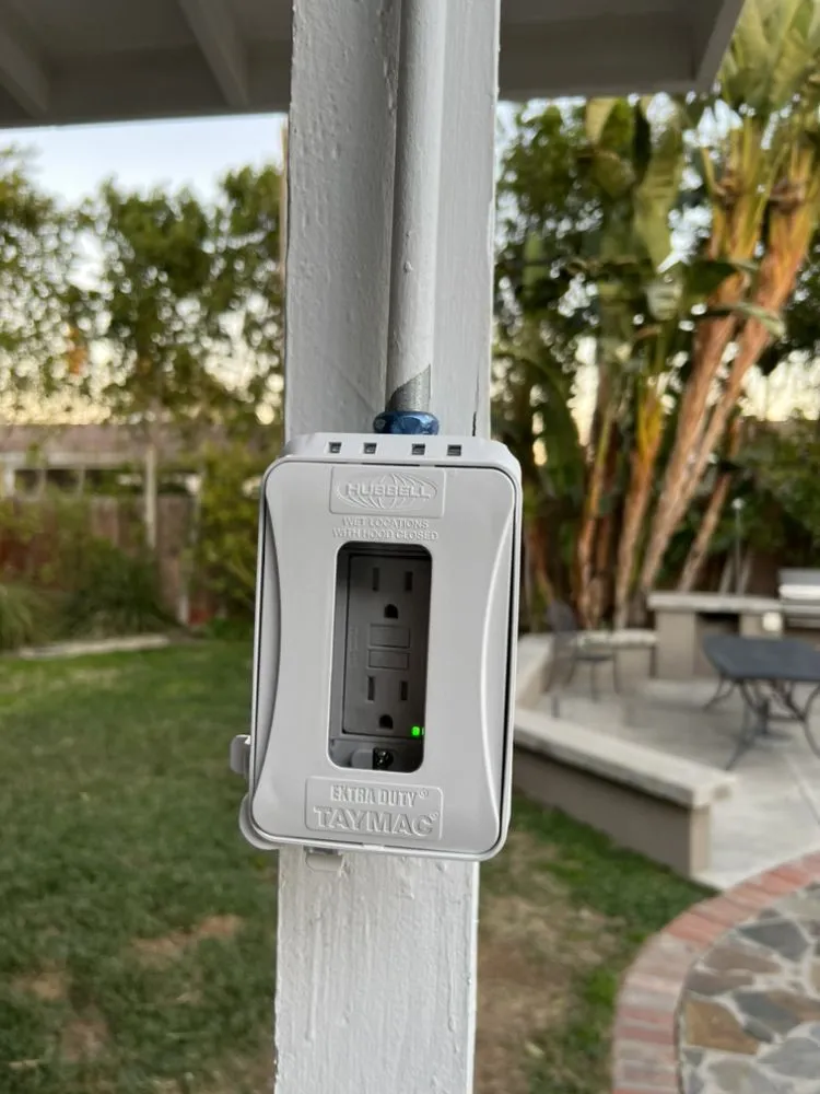 Slide of Luna Electric