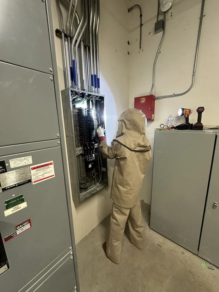 Slide of Luna Electric