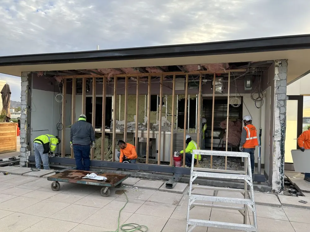 Slide of Luna Electric