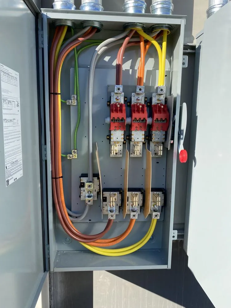 Slide of Luna Electric