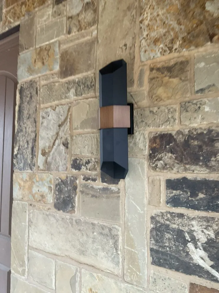 Slide of Luna electrician