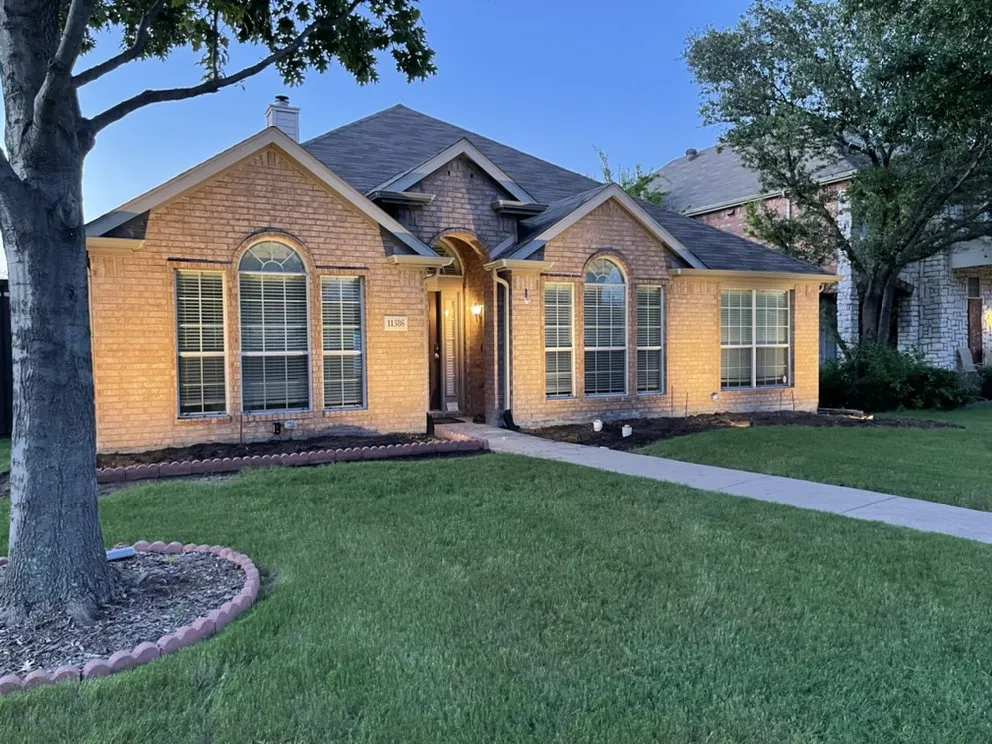 Slide of Luna electrician