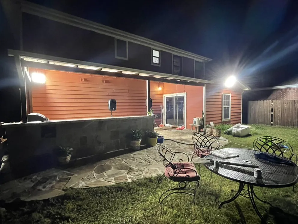 Slide of Luna electrician