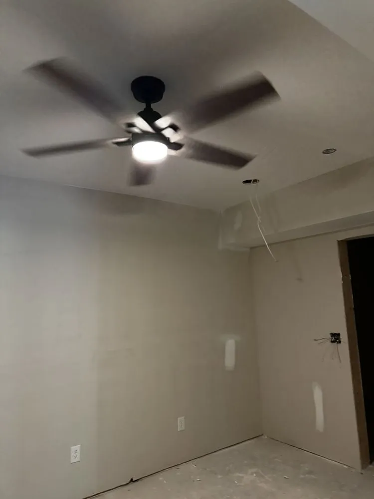 Slide of Luna Handy Electric