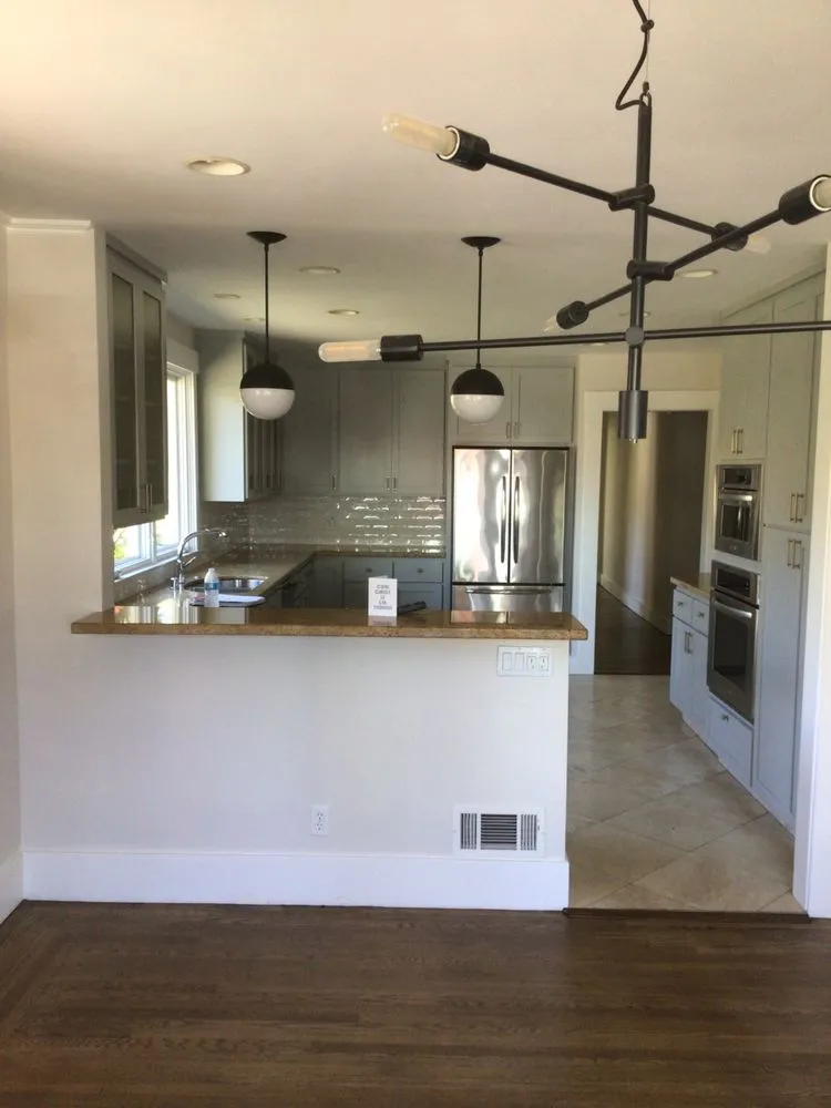 Slide of Luna Handyman