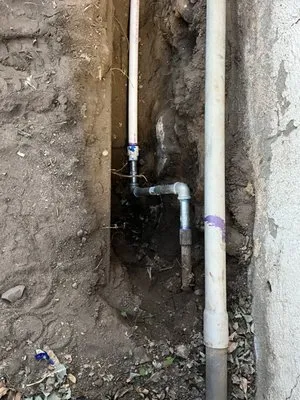 Luna's Handyman Logo