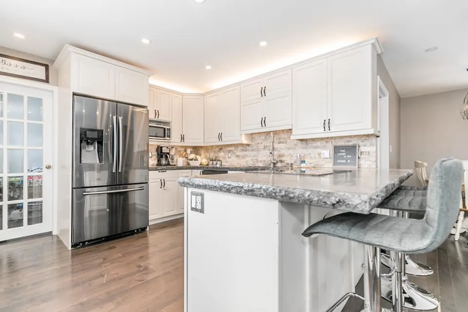 Slide of Lux Building Group