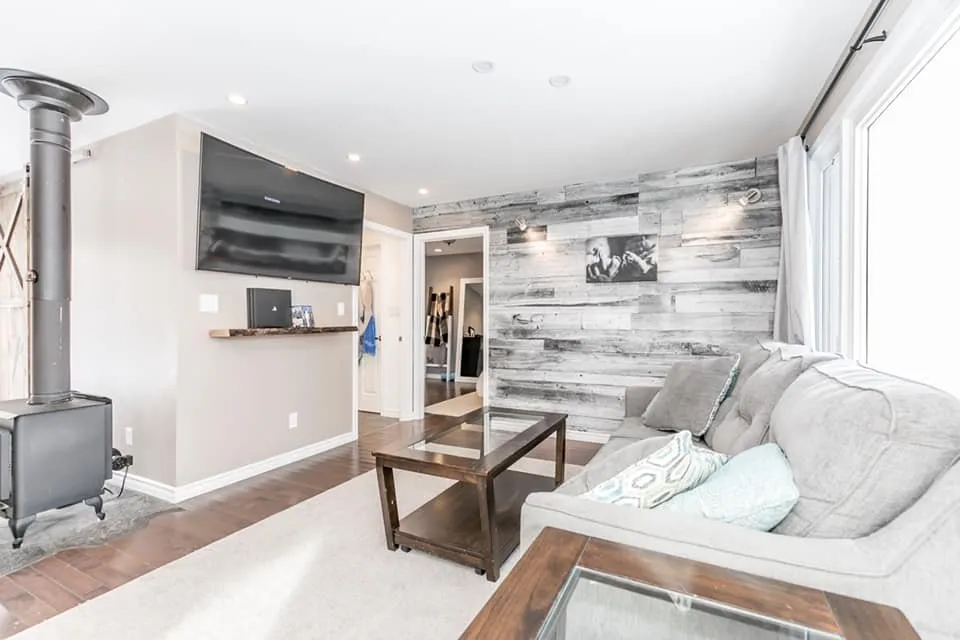 Slide of Lux Building Group