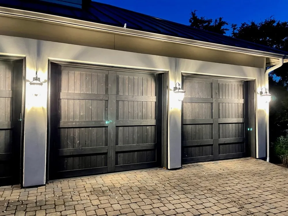 Slide of Lux Outdoor Lighting