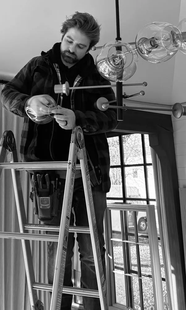 Slide of Luxe Electric