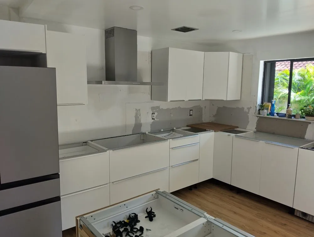 Slide of Luxe Services Of Florida