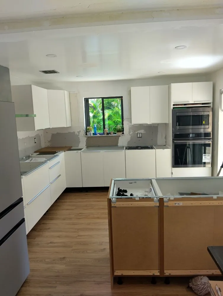 Slide of Luxe Services Of Florida