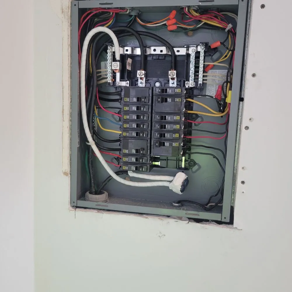 Emergency electrician providing wiring installation in , 