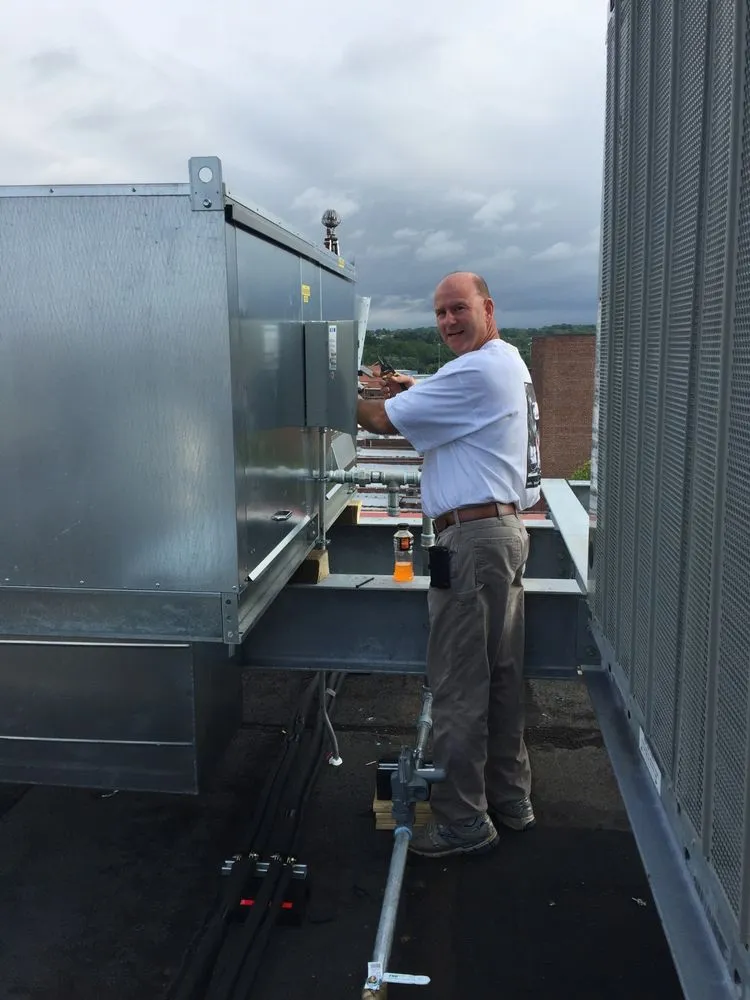 Slide of LUZ Electric Construction