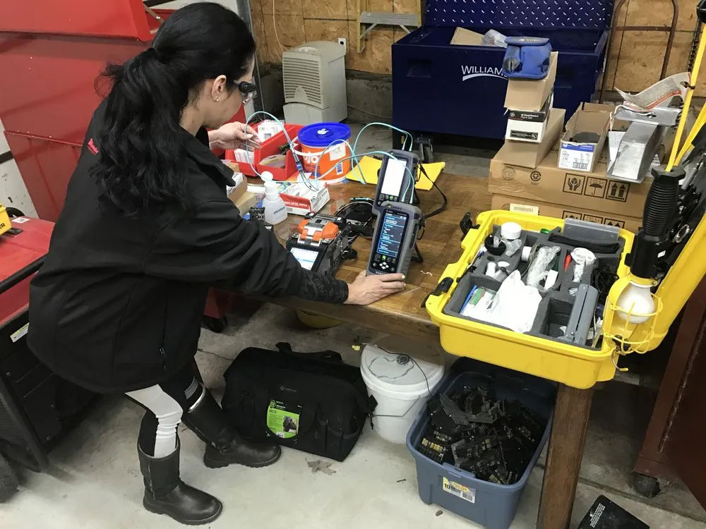 Slide of LUZ Electric Construction