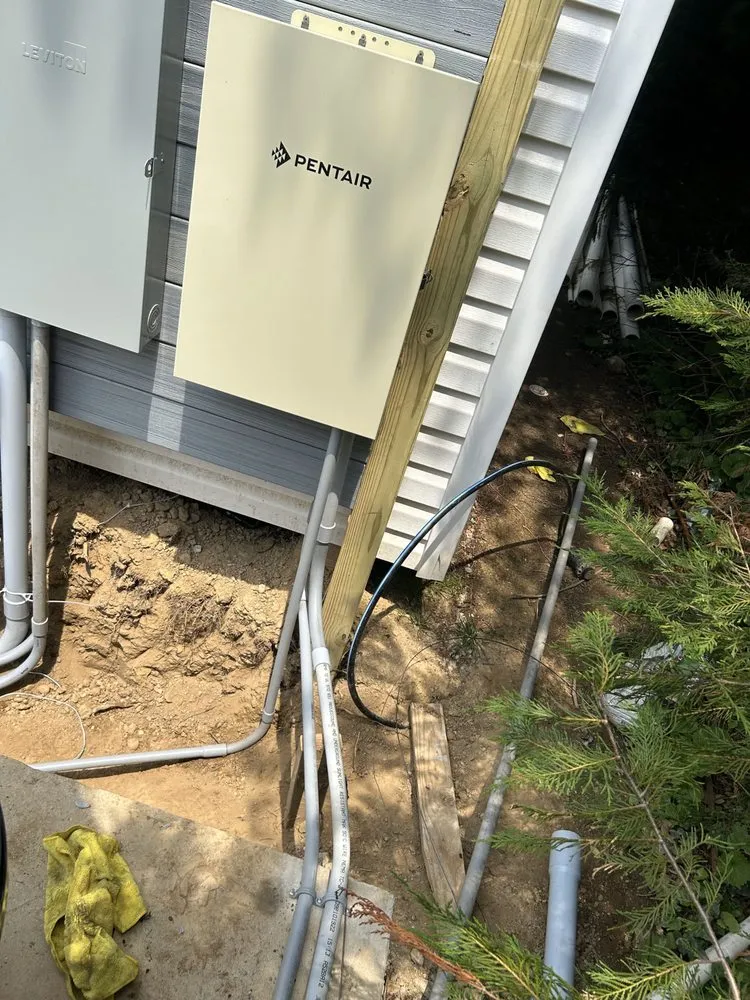 Slide of LUZ Electric Construction