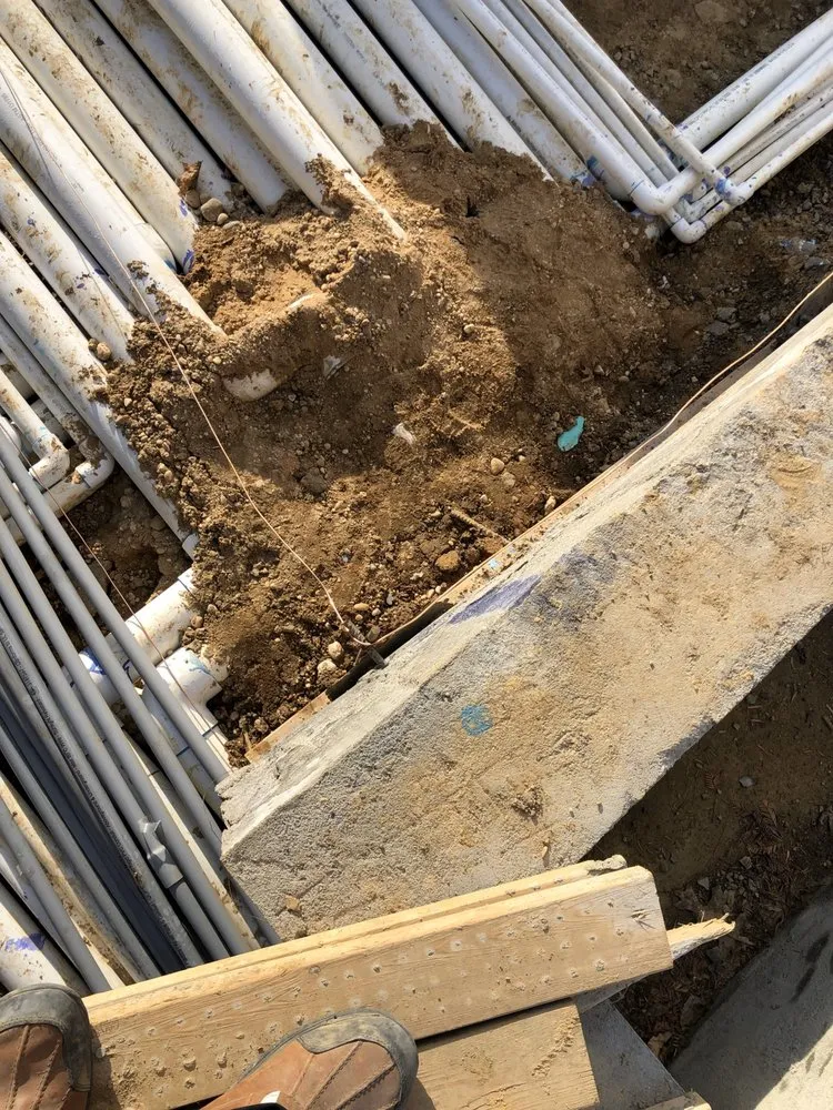 Slide of LUZ Electric Construction