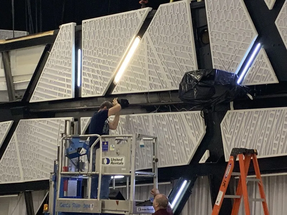 Slide of LUZ Electric Construction