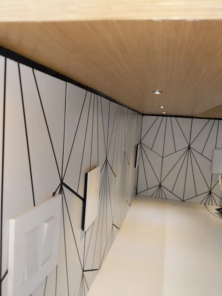 Slide of Luz Electric