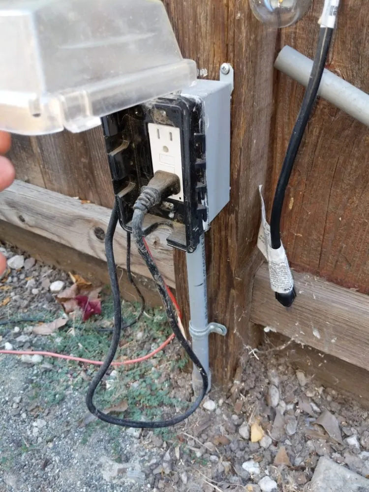 Slide of Luz Electric