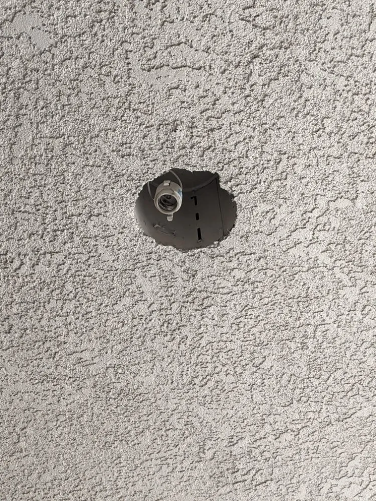 Slide of Luz Electric