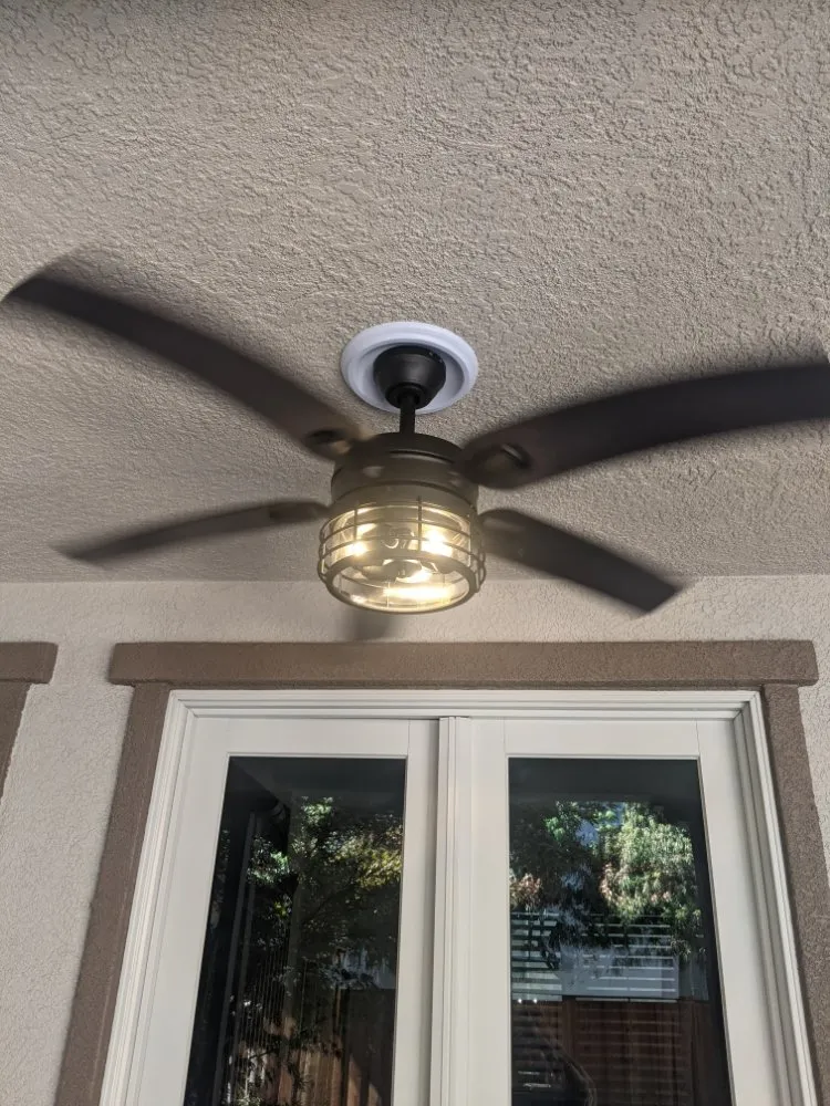 Slide of Luz Electric