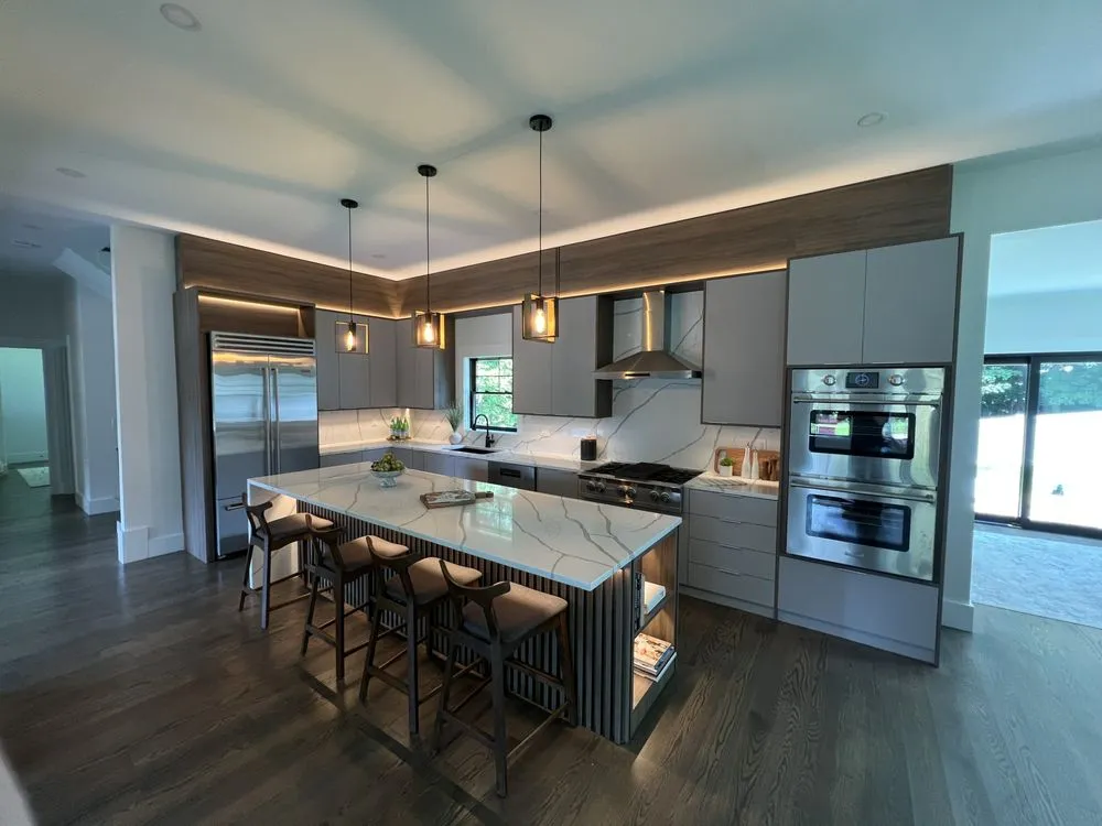 Slide of Luza Electrical corp