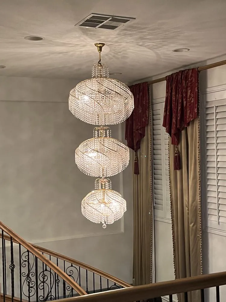 Slide of LV Shiny Cleaning Services