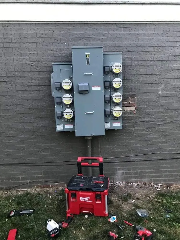 Slide of Lyn Electric and Construction