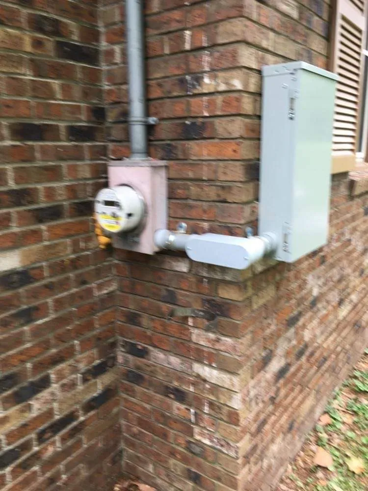 Slide of Lyn Electric and Construction